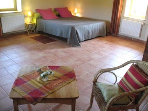 La Ferme Du Chapi Hotel Saint-Laurent-d'Oingt Room photo