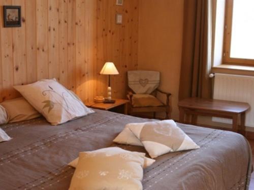 La Ferme Du Chapi Hotel Saint-Laurent-d'Oingt Room photo